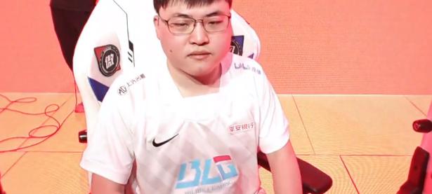 九游-包含Uzi关键节点回归赛场，独行侠带队取胜！的词条