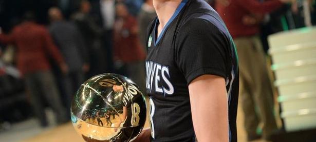 九游体育-关于Ming在老鹰比赛中关键助攻，败北引发热议！的信息