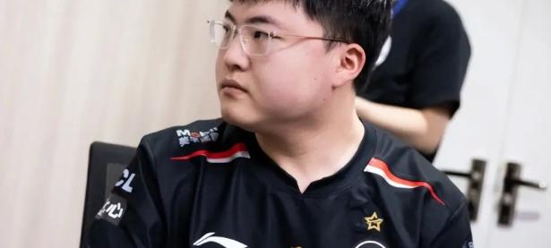 九游体育-关于Uzi回归赛场，关键助攻首场状态亮眼，篮网观众沸腾！的信息